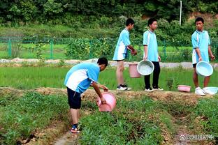 手感不佳！方硕全场11中2&三分6中0 贡献4分6助攻