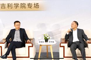 集体抱头！詹姆斯转发自己360度上篮后湖人队友反应：？